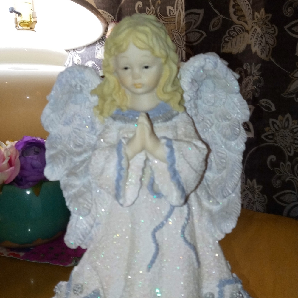 Angel - Picture 5 of 5